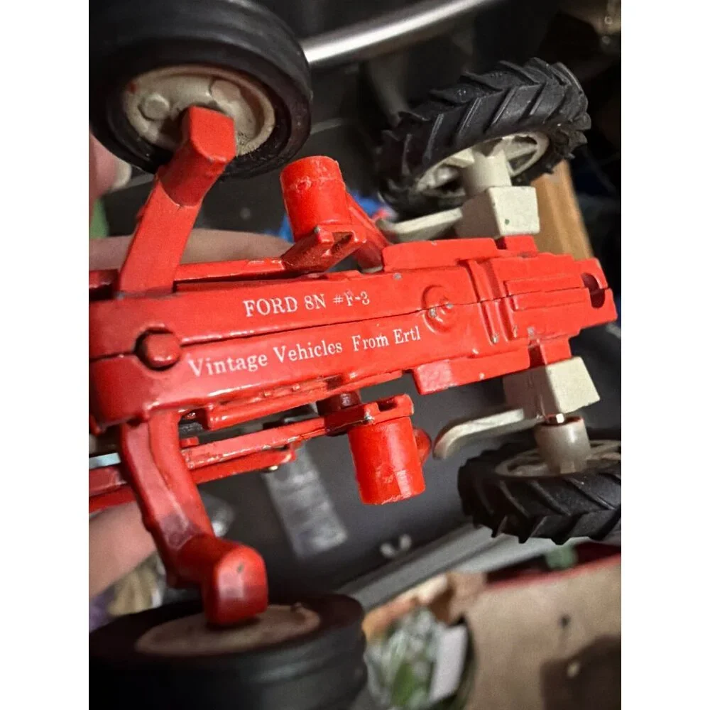 Farmall, Ford views metal